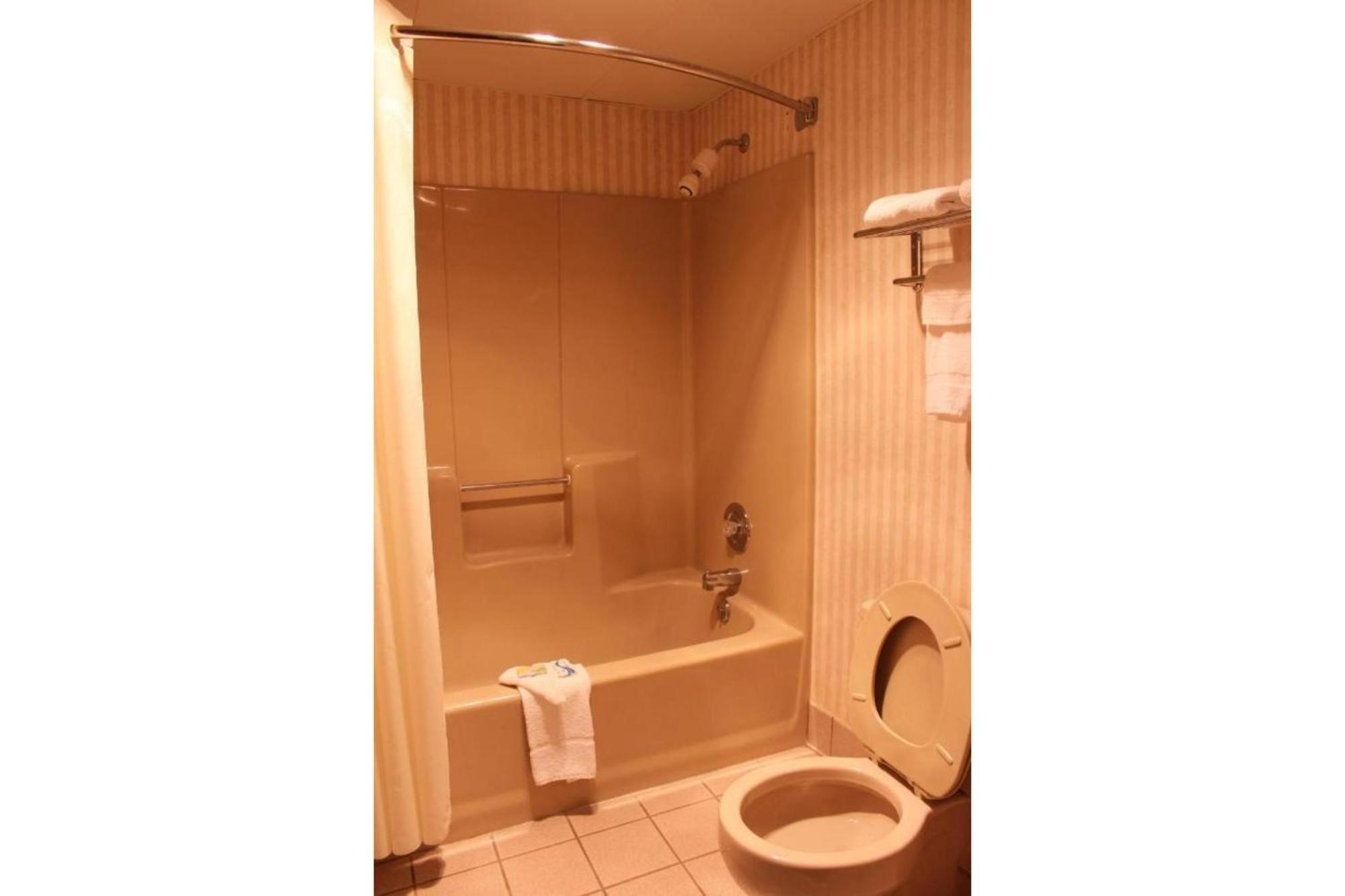 Relax Inn By Oyo Greeneville Near Hwy Us-321 Eksteriør bilde